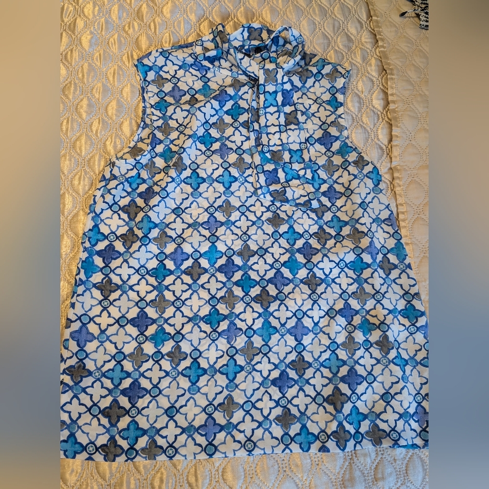 Chase bank Lands' End Sleeveless Floral Tile Print Blouse in Blue and White